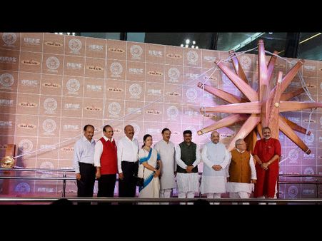 ದೆಹಲಿ ವಿಮಾನ ನಿಲ್ದಾಣದಲ್ಲಿ ಜಗತ್ತಿನ ಅತಿ ದೊಡ್ಡ ಚರಕ