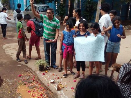 ಕಿತ್ತುಹೋದ ರಸ್ತೆಗುಂಡಿಗೆ ಪೂಜೆ, ಬಿಬಿಎಂಪಿಗೆ 'ಮಂಗಳಾರತಿ'