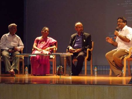 ಡಾ. ಗುರುರಾಜ್ ದೇಶಪಾಂಡೆ ವಿರಚಿತ 'ದೇಶಾವಲೋಕನ' ಲೋಕಾರ್ಪಣೆ