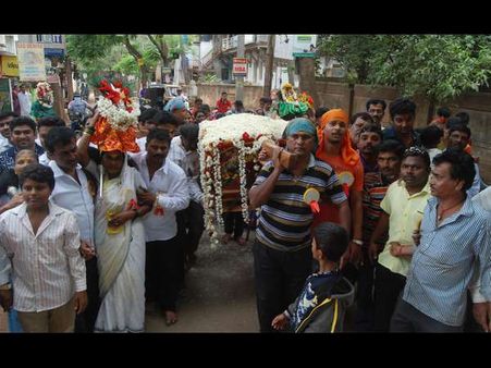 ಹುಬ್ಬಳ್ಳಿ: ಸಾಯಿಬಾಬಾ ಭಜನೆ, ದುರ್ಗಾದೇವಿ ಆರಾಧನೆ