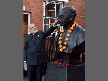 ಚಿತ್ರಗಳಲ್ಲಿ : ಆಫ್ರಿಕಾದಲ್ಲಿ ಪ್ರಧಾನಿ ನರೇಂದ್ರ ಮೋದಿ