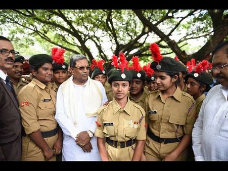 ಚಿತ್ರಗಳಲ್ಲಿ: ಕಾರ್ಗಿಲ್ ವೀರ ಯೋಧರಿಗೆ ನಮನ