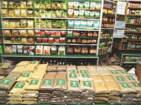 ಗೌರಿ-ಗಣೇಶ ಹಬ್ಬಕ್ಕೆ ಗ್ರಾಮೀಣ ಅಂಗಡಿಯಲ್ಲಿ ಭಾರೀ ರಿಯಾಯಿತಿ