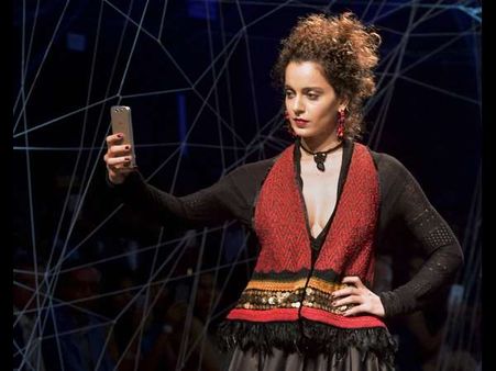 ಕಂಗನಾ ಝಲಕ್, ಸ್ಮೃತಿ ಇರಾನಿ ಸ್ಕೂಟರ್ ಸವಾರಿ-ಇನ್ನಷ್ಟು ಸುದ್ದಿಗಳು