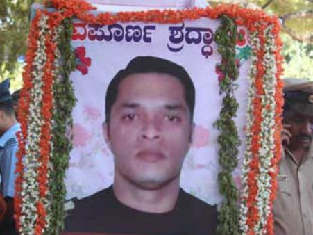 ಹುತಾತ್ಮ ನಿರಂಜನ್ ಮನೆಗೆ ಬಿಬಿಎಂಪಿಯಿಂದ ಇದೆಂಥ ಗೌರವ?