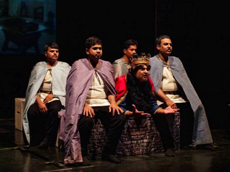 ಬೆಕೆಟ್ ನಾಟಕದ ಟ್ರೈಲರ್ ನೋಡಿ, ನಾಟಕಕ್ಕೆ ಹೋಗಿ