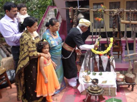 ಕೊಡವ ಕುಟುಂಬದಿಂದ ಸಂಭ್ರಮವ ಕೈಲ್ ಮುಹೂರ್ತ ಆಚರಣೆ