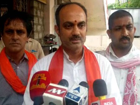 ಶಫಾಕತ್ ಅಲಿ ಪೋಗ್ರಾಂ ನಿಲ್ಲಿಸುವಲ್ಲಿ ವಿಎಚ್ಪಿ ಸಫಲ