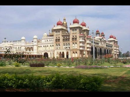 ಮೈಸೂರು ದಸರಾ ವಿಶೇಷ: ಒಂದು ಅರಮನೆ.. ನೋಟ ಹಲವು..