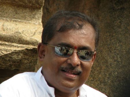 ಹಂಸಲೇಖ, ದಿ.ಗೋಪಾಲ ವಾಜಪೇಯಿಗೆ ನಾಟಕ ಅಕಾಡೆಮಿ ಗೌರವ