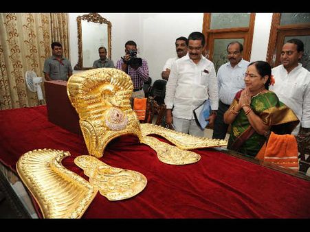 ವಾರಂಗಲ್ ಭದ್ರಕಾಳಿಗೆ 3 ಕೋಟಿ ರು ಮೌಲ್ಯದ ಚಿನ್ನದ ಕಿರೀಟ!
