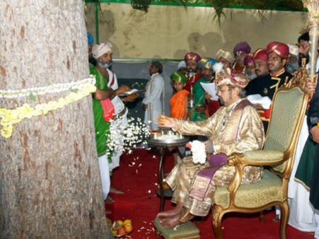 ಮೈಸೂರು ದಸರಾದಲ್ಲಿ ಅಲಮೇಲಮ್ಮನಿಗೇಕೆ ಪೂಜೆ?