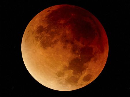 ಸೂಪರ್ ಮೂನ್ ಮಿಸ್ ಆಯ್ತಾ? ಚಿತ್ರಗಳಲ್ಲಾದರೂ ನೋಡಿ