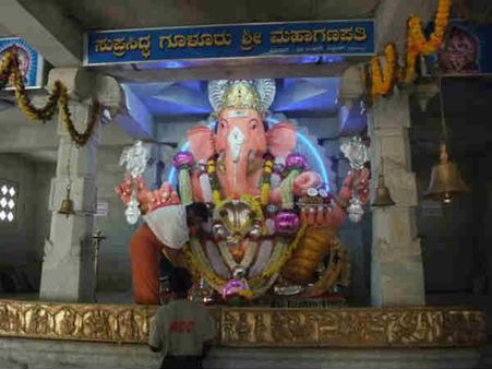 ಇತಿಹಾಸ ಪ್ರಸಿದ್ದ ಗೂಳೂರು ಗಣೇಶನಿಗೆ ಪೂಜೆ ಆರಂಭ