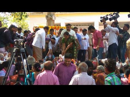 ಬಸವನಗುಡಿ ಕಡ್ಲೇಕಾಯಿ ಪರಿಷೆ, ಹಳ್ಳಿಯ ಚಿತ್ರ, ಹರೆಯದ ಸಂತಸ