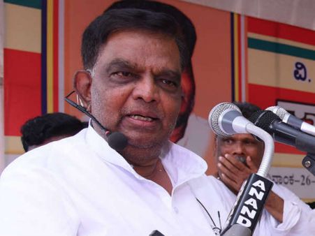 ಸಿದ್ದು ಅಕ್ಕಪಕ್ಕದಲ್ಲಿ ಲೂಟಿಕೋರರು : ಶ್ರೀನಿವಾಸ ಪ್ರಸಾದ್