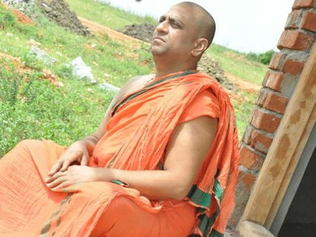 ಶಿವಮೊಗ್ಗದ ದಲಿತರ ಬಡಾವಣೆಯಲ್ಲಿ ಮಂತ್ರಾಲಯ ಶ್ರೀ ಪಾದಯಾತ್ರೆ