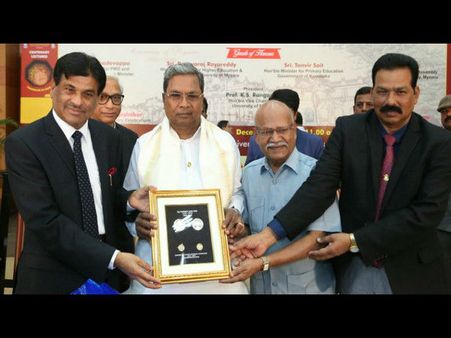 ಮೈಸೂರು ವಿವಿ ಕುಲಪತಿ ರಾಜಕೀಯಕ್ಕೆ ಬರ್ತಾರ.? ಹಿಂಟ್ಸ್ ನೀಡಿದ್ರಾ ಸಿಎಂ!