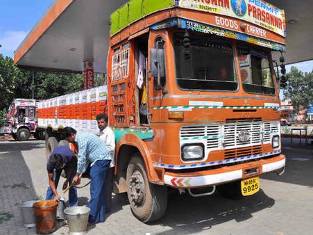 ಲಾರಿ ಚಾಲಕರಿಗೆ ಪಂಗನಾಮ ಹಾಕಿದ ಅಪರಿಚಿತ!
