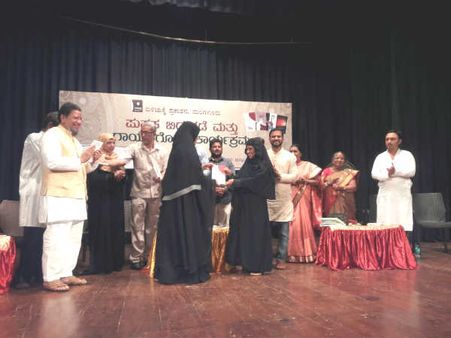 'ಸುಖ ಮತ್ತು ದುಃಖ ಸಮಾನವಾಗಿ ಸ್ವೀಕರಿಸಲು ಸಾಹಿತ್ಯ ಕಲಿಸುತ್ತೆ'