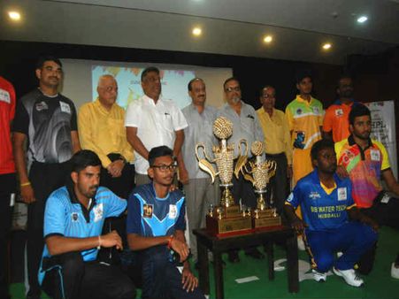 ಹುಬ್ಬಳ್ಳಿ ಪ್ರೀಮಿಯರ ಲೀಗ್ ಕ್ರಿಕೆಟ್ ಟ್ರೋಫಿ ಅನಾವರಣ