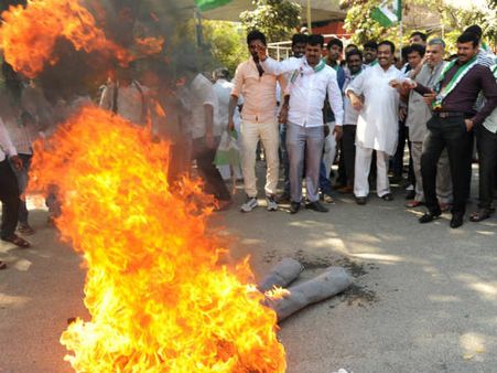 ಕನ್ನಡ 'ನೀಟ್' ಕಡೆಗಣನೆ, ಕೇಂದ್ರದ ವಿರುದ್ಧ ಜೆಡಿಎಸ್ ಆಕ್ರೋಶ