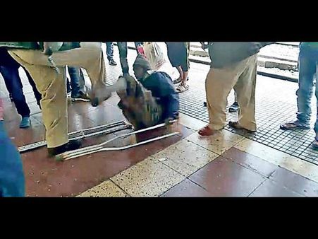 ಅಂಗವಿಕಲನ ಮೇಲೆ ರೈಲ್ವೇ ಪೊಲೀಸರ ದೌರ್ಜನ್ಯ