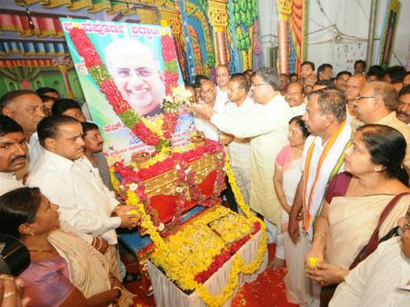 ಮಹದೇವಪ್ರಸಾದ್ ನಿಷ್ಠಾವಂತ ರಾಜಕಾರಣಿ: ಧ್ರುವ ನಾರಾಯಣ್