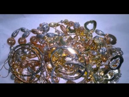 ಜೆಟ್ಏರ್ ವೇಸ್ ಟಾಯ್ಲೆಟ್ ನಲ್ಲಿ ಚಿನ್ನದ ಗಂಟು..!