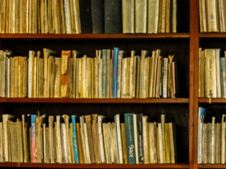 ಉಜಿರೆ: ಸಾಂಕೇತಿಕ ದರದಲ್ಲಿ ಹಳೆಯ ಪುಸ್ತಕಗಳ ಮಾರಾಟ