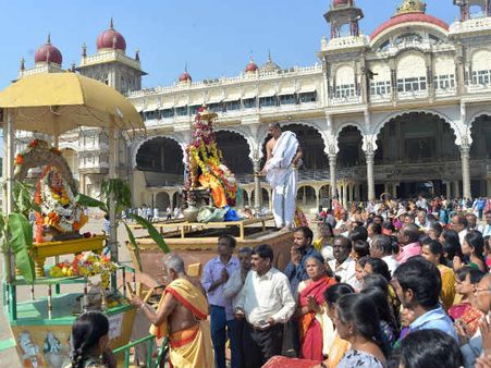 ರಥಸಪ್ತಮಿಗೆ ಮದುವಣಗಿತ್ತಿಯಂತೆ ಸಿಂಗಾರಗೊಂಡ ಅರಮನೆ.!