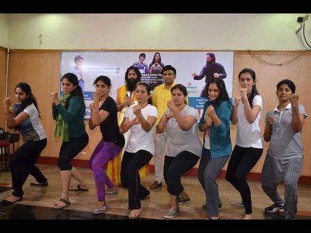 ಫೊಗಟ್ ಸೋದರಿಯರಿಂದ ಮಹಿಳೆಯರಿಗೆ ಸ್ವಯಂರಕ್ಷಣೆ ತರಬೇತಿ