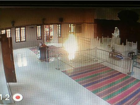 ಸೂರ್ಯರಶ್ಮಿಯಂತೆ ಕಂಗೊಳಿಸಿದರೇ ಸಾಯಿಬಾಬಾ? ನಿಜಕ್ಕೂ ಇದು ಪವಾಡವೇ?