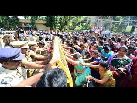 ಅನ್ನ, ನೀರು ಇಲ್ಲದೆ ಪರದಾಡಿದ ಅಂಗನವಾಡಿ ಕಾರ್ಯಕರ್ತೆಯರು!