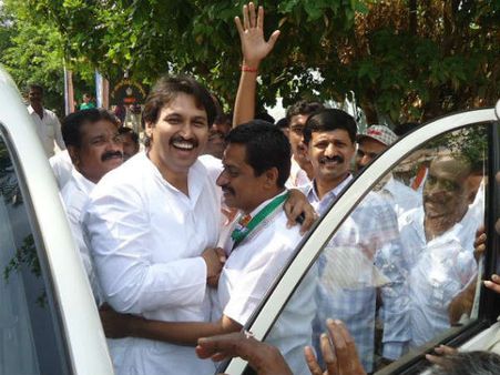 'ರಾಜ್ಯ ಸರಕಾರಕ್ಕೆ ಯೋಜನೆ ಜಾರಿಗಿಂತ ಕಿಕ್ ಬ್ಯಾಕ್ ನಲ್ಲೇ ಆಸಕ್ತಿ'