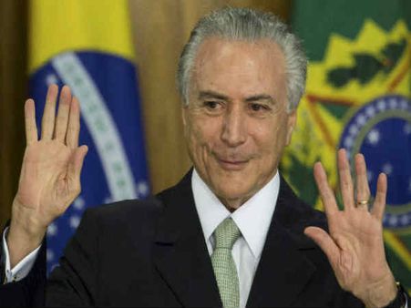 ದೆವ್ವಗಳ ಕಾಟಕ್ಕೆ ಹೆದರಿ ಅಧಿಕೃತ ನಿವಾಸ ತೊರೆದ ಬ್ರೆಜಿಲ್ ಅಧ್ಯಕ್ಷ!!