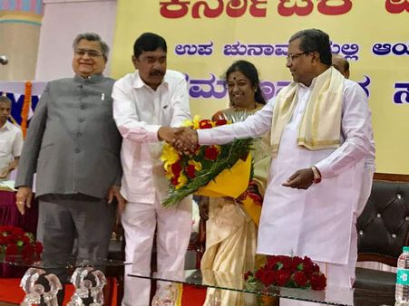 ಬೆಂಗಳೂರು: ಪ್ರಮಾಣ ವಚನ ಸ್ವೀಕರಿಸಿದ ಉಪಚುನಾವಣಾ ವಿಜೇತರು