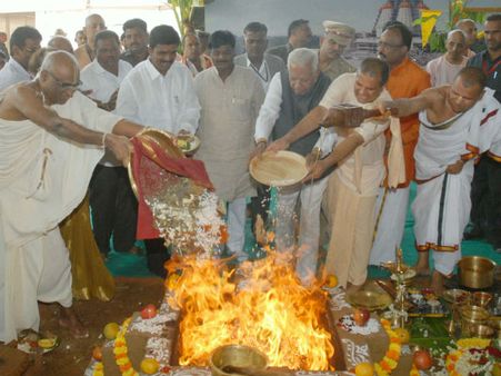 ವಿಶ್ವಕ್ಕೆ ಭಾರತೀಯರು ಸಂಸ್ಕಾರ ಕಲಿಸಬಲ್ಲರು: ವಜೂಭಾಯ್ ವಾಲಾ