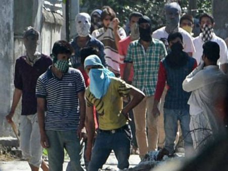 ಕಾಶ್ಮೀರದ ಉಗ್ರರು, ಯುವಕರಿಗೆ ಪಾಕ್ ಕಡೆಯಿಂದ ನೇರ ಸೂಚನೆ!