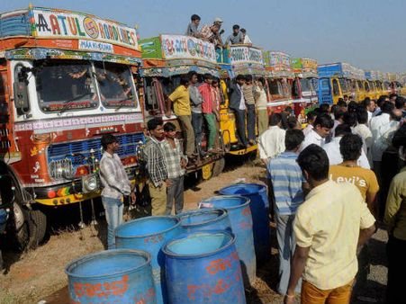 ಲಾರಿ ಮುಷ್ಕರ: ಪೆಟ್ರೋಲ್-ಅಡುಗೆ ಅನಿಲಕ್ಕೂ ತಟ್ಟಲಿದೆಯೇ ಬಿಸಿ?