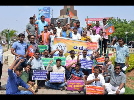 ಸೋನಿಯಾ, ಪ್ರಿಯಾಂಕಾ, ವಾದ್ರಾಗೆ ರಾಯರೆಡ್ಡಿ ಬೋಧಿಸಲಿ: ಪ್ರತಾಪ್ ಸಿಂಹ