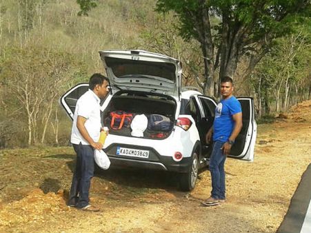 ಬಂಡೀಪುರ ಅರಣ್ಯದಲ್ಲಿ ಪ್ರವಾಸಿಗರಿಗೆ ಹೇಳೋರಿಲ್ಲ, ಕೇಳೋರಿಲ್ಲ!