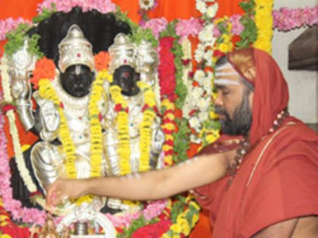 ಹರಿಹರಪುರ ಶ್ರೀಗಳ ಮಾರ್ಗದರ್ಶನದಲ್ಲಿ ಲಕ್ಷ್ಮೀನರಸಿಂಹ ಸಹಸ್ರನಾಮ ಪಾರಾಯಣ