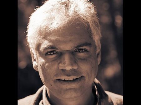 ಕನ್ನಡ ಪಕ್ಷಕ್ಕೆ ಮರು ಚಾಲನೆ ನೀಡಿದ ಪ್ರಕಾಶ್ ಬೆಳವಾಡಿ