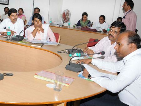 ದೇವಾಲಯ ಎಲ್ಲರಿಗೂ ಮುಕ್ತ ಎಂಬ ಬೋರ್ಡ್ ಹಾಕಿ : ಮೈಸೂರು ಡಿಸಿ