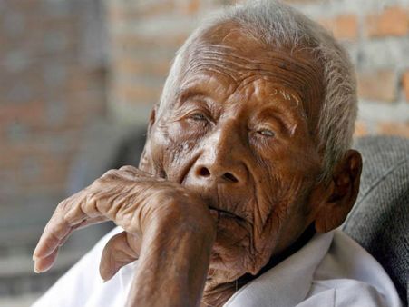 146ರ ವಿಶ್ವದ ಹಿರಿಯಜ್ಜ ಘೋಟೋ ಇನ್ಮುಂದೆ ಗೋಡೆ ಮೇಲಿನ 'ಫೋಟೋ'