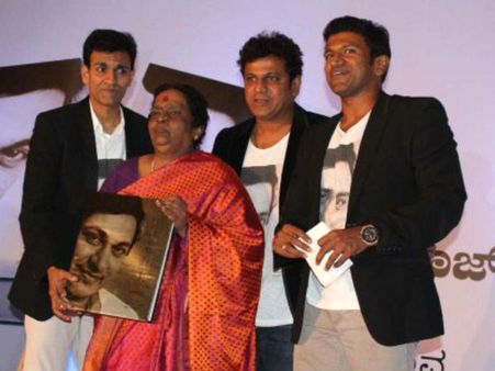 ಪಾರ್ವತಮ್ಮ ಕನ್ನಡ ಚಿತ್ರರಂಗ ಶಕ್ತಿ : ಟ್ವಿಟ್ಟರಲ್ಲಿ ಕಂಬನಿ