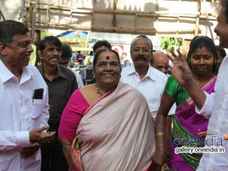 ಪಾರ್ವತಮ್ಮ ಅಗಲಿಕೆಗೆ ಸಿದ್ದರಾಮಯ್ಯ, ಯಡಿಯೂರಪ್ಪ ಸೇರಿ ಗಣ್ಯರ ಕಂಬನಿ