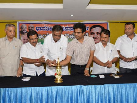 ಬಿಜೆಪಿಯಲ್ಲಿ ಆತ್ಮಾವಲೋಕನದ ಅಗತ್ಯವಿದೆ: ಶ್ರೀನಿವಾಸ್ ಪ್ರಸಾದ್