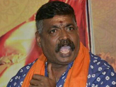 ಪೇಜಾವರ ಶ್ರೀಗಳು ಹಿಂದೂಗಳ ಕ್ಷಮೆಯಾಚಿಸಬೇಕು - ಪ್ರವೀಣ್ ವಾಲ್ಕೆ